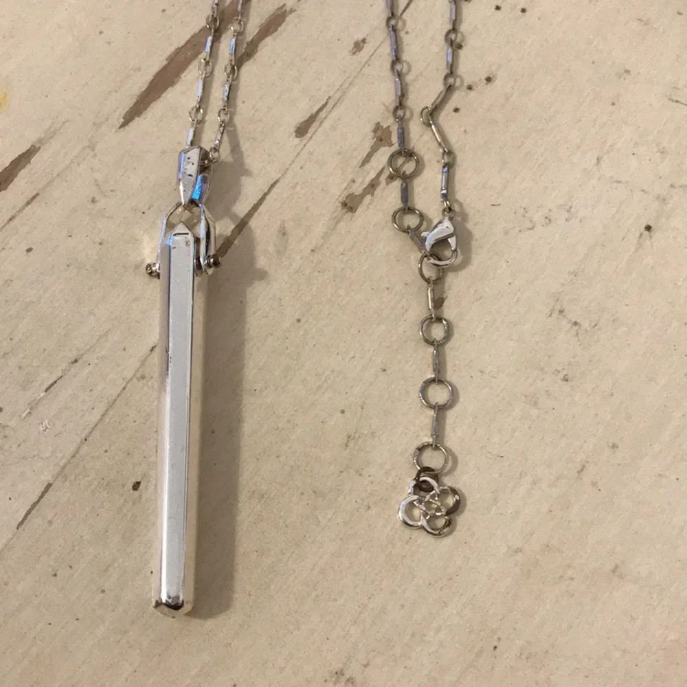 Stella & Dot Rebel Pendant Necklace silver